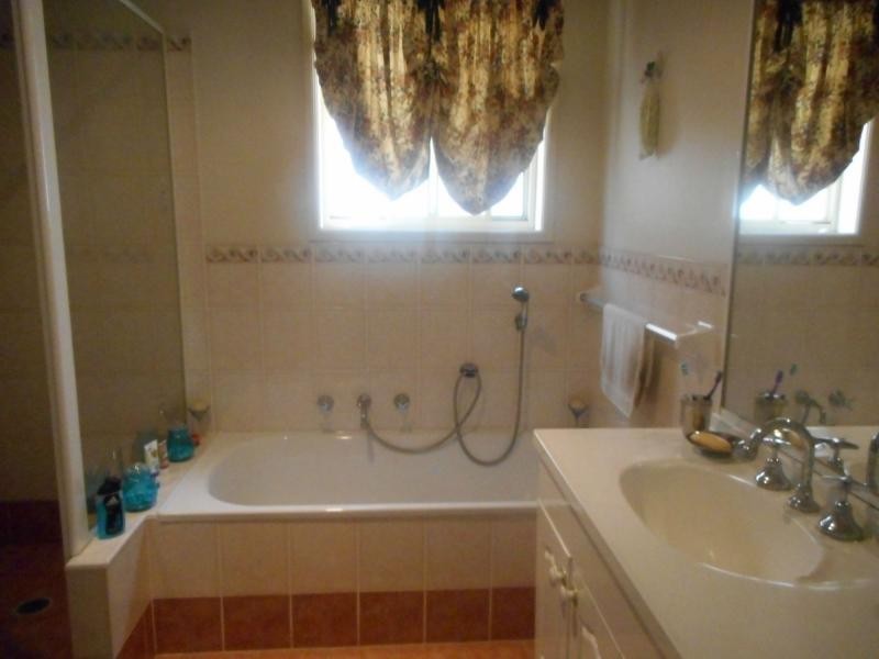 8 Domenic Close, Hoxton Park NSW 2171