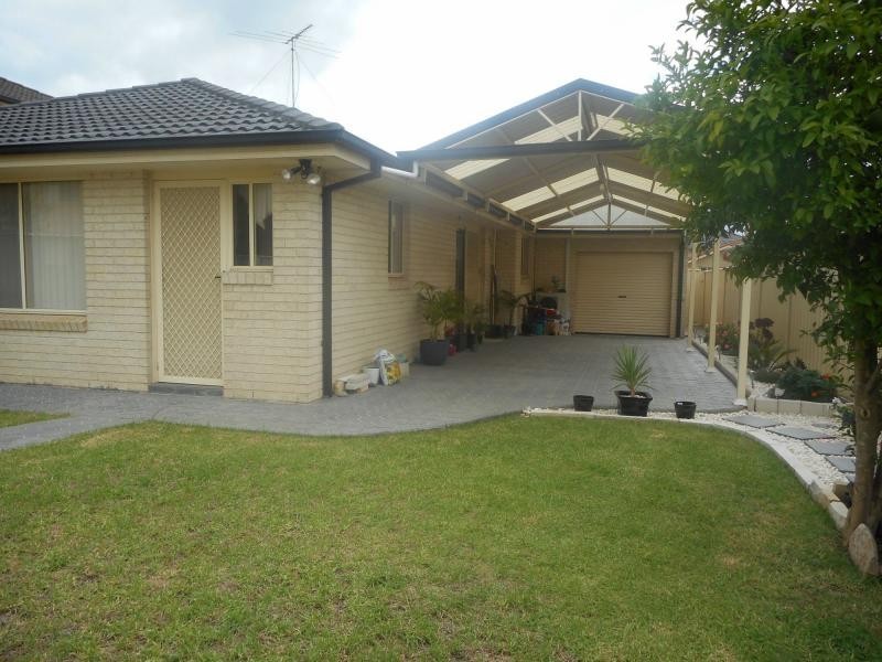 8 Domenic Close, Hoxton Park NSW 2171