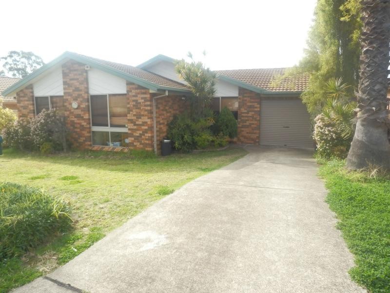110 Swan Circuit, Green Valley NSW 2168