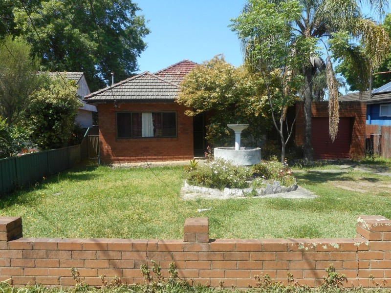 19 Smith Crescent, Liverpool NSW 2170
