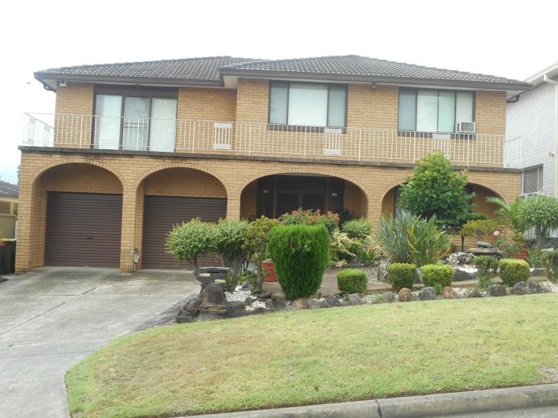 6 Segefield Place, Casula NSW 2170