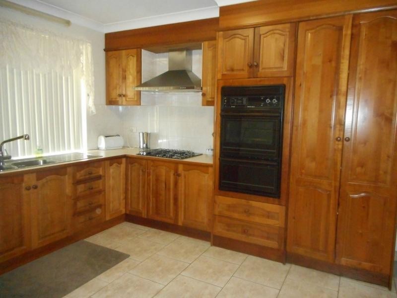 6 Segefield Place, Casula NSW 2170