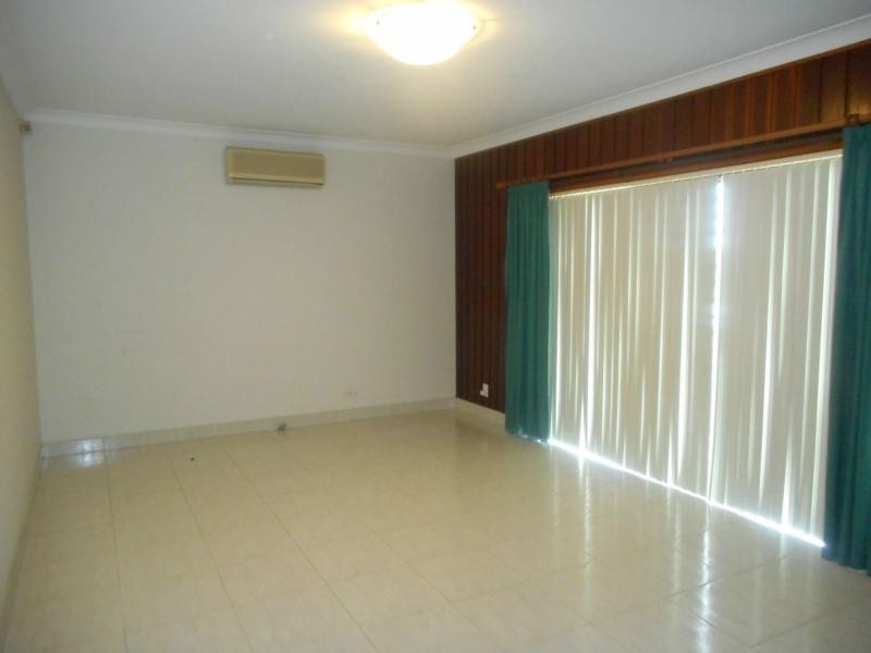 6 Segefield Place, Casula NSW 2170