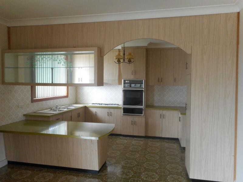 6 Segefield Place, Casula NSW 2170