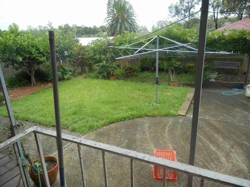 6 Segefield Place, Casula NSW 2170