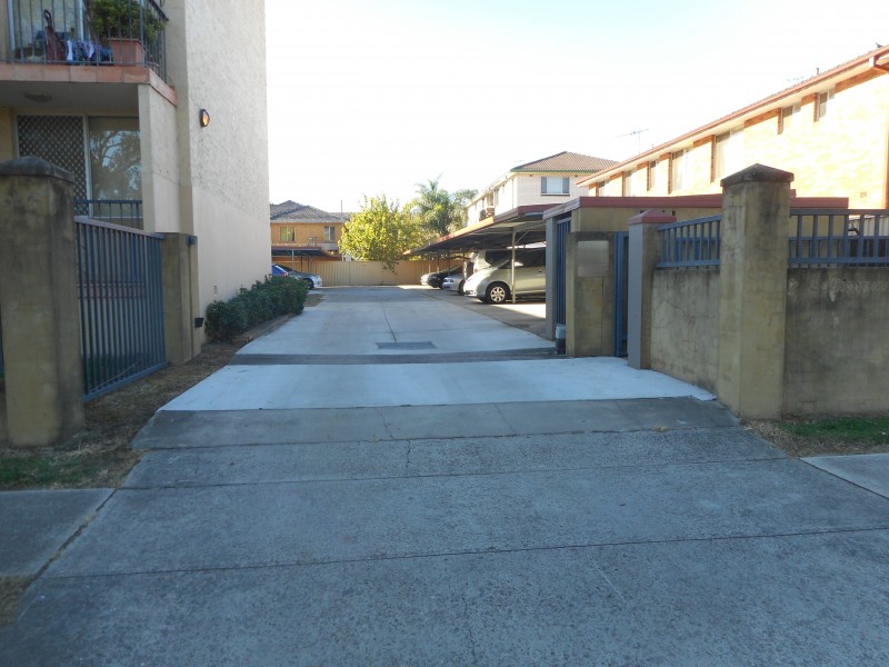 18/2-4 Collimore Ave, Liverpool NSW 2170