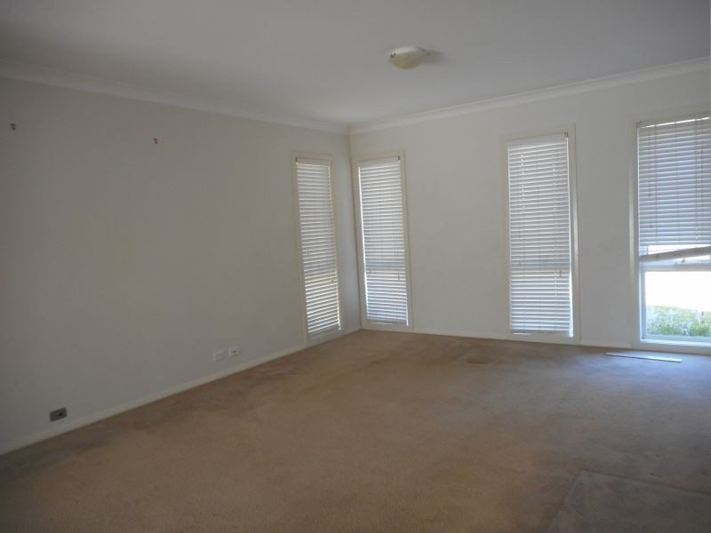 12 Truscott Avenue, Middleton Grange NSW 2171