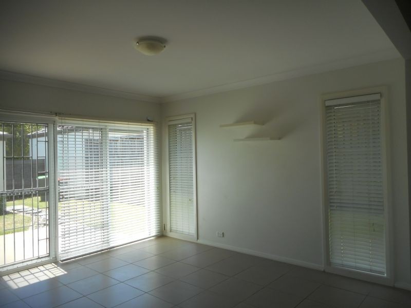 12 Truscott Avenue, Middleton Grange NSW 2171