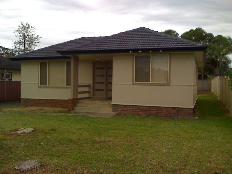 12 Fulham Street St, Busby NSW 2168