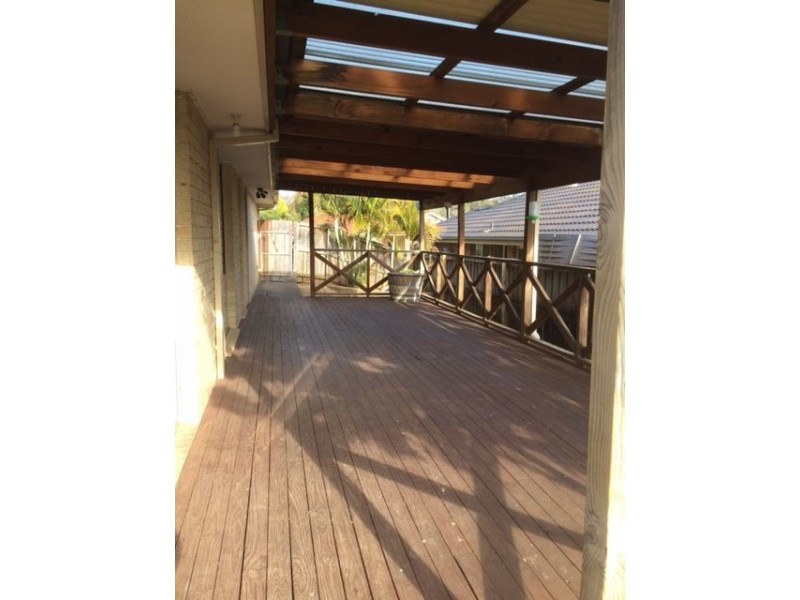 9 Mathinna Cct, West Hoxton NSW 2171