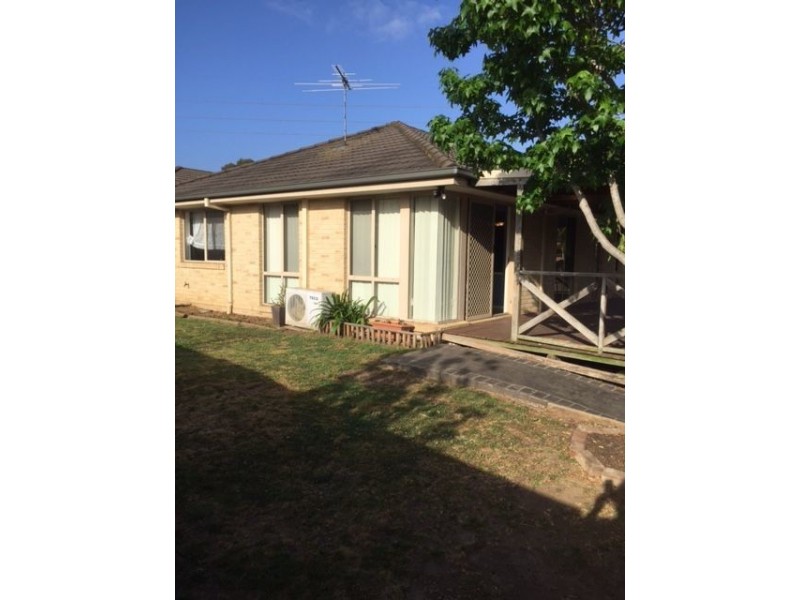 9 Mathinna Cct, West Hoxton NSW 2171