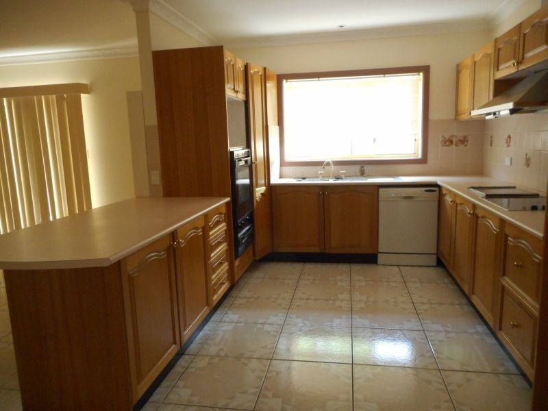 58 Kookaburra Rd, Prestons NSW 2170