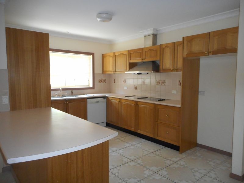 58 Kookaburra Rd, Prestons NSW 2170