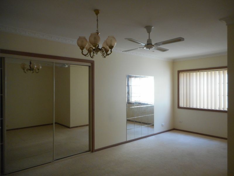 58 Kookaburra Rd, Prestons NSW 2170