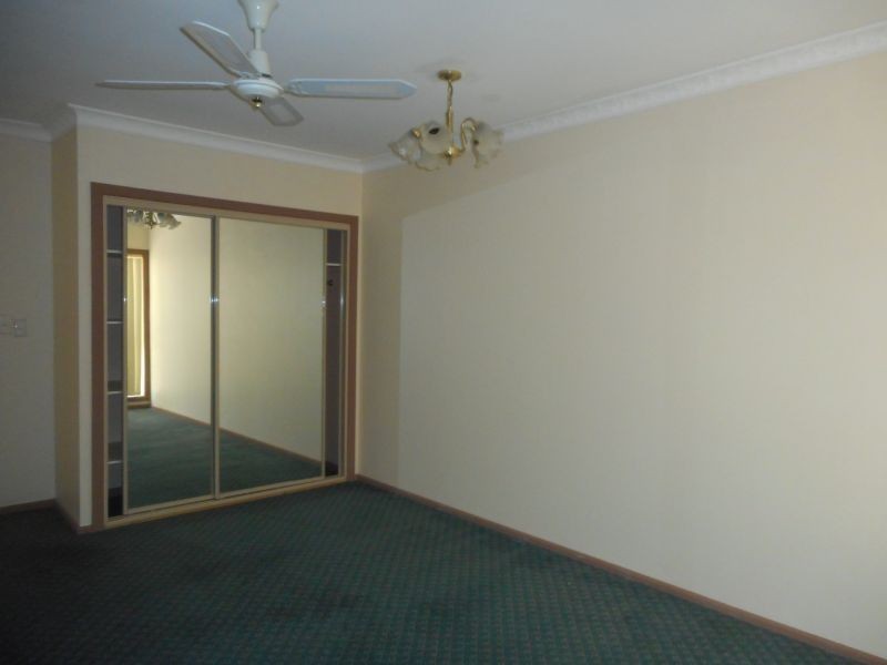 58 Kookaburra Rd, Prestons NSW 2170