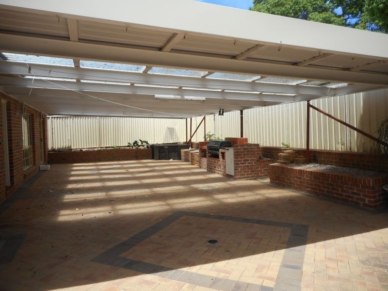 58 Kookaburra Rd, Prestons NSW 2170