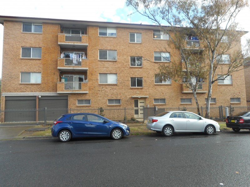 2/1 Lachlan St, Warwick Farm NSW 2170