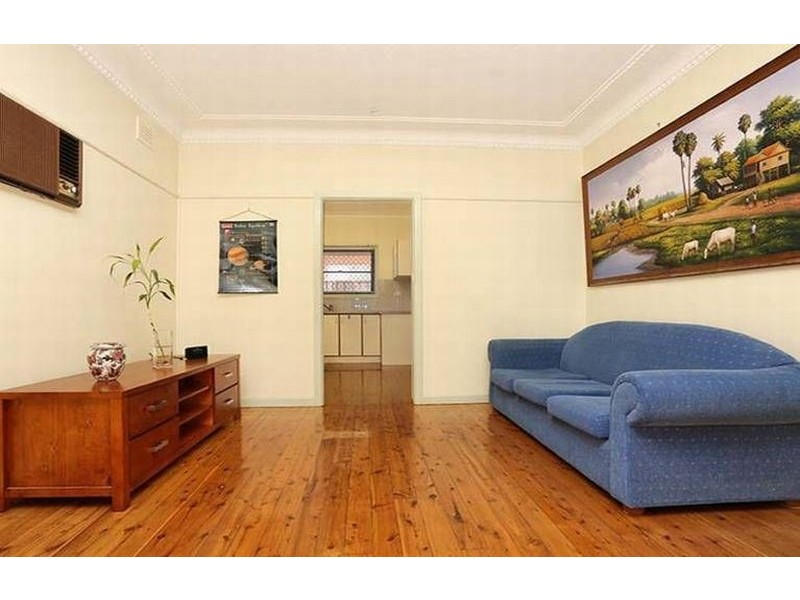 32A Kimberley St, Merrylands NSW 2160