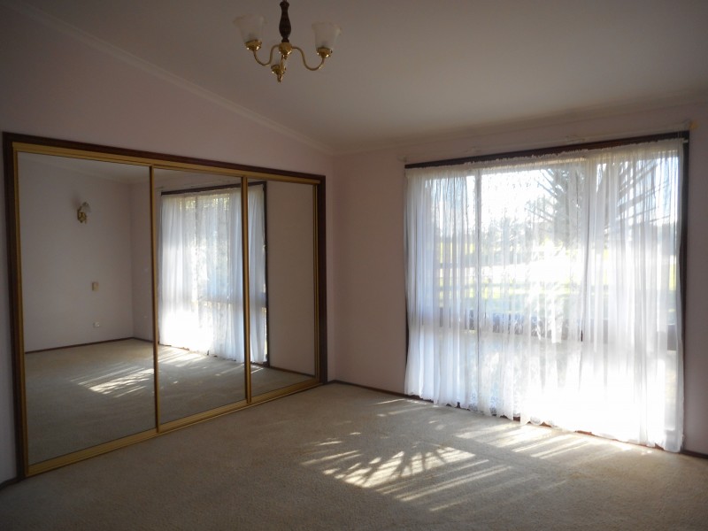 160b Rossmore Cres, Rossmore NSW 2557