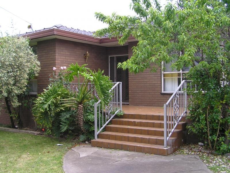 92 North Road, Avondale Heights VIC 3034