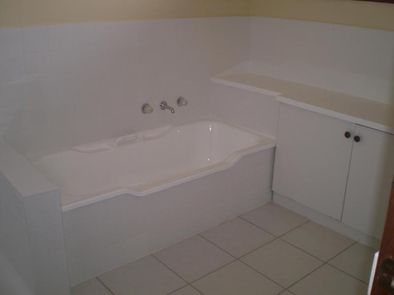 92 North Road, Avondale Heights VIC 3034