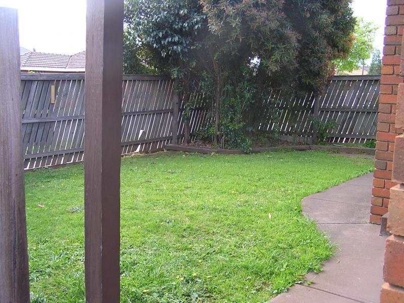1/144 Hoffmans Road, Niddrie VIC 3042