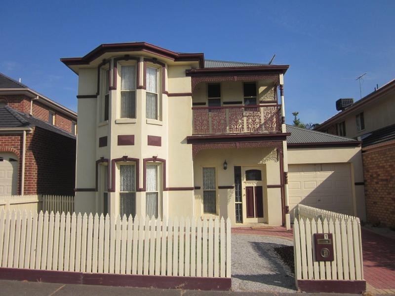 11 Central Park Avenue, Maribyrnong VIC 3032