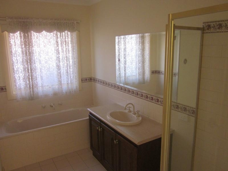 11 Central Park Avenue, Maribyrnong VIC 3032