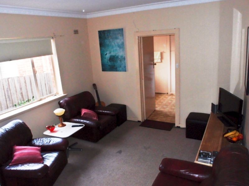 REAR/13 Woodland Street, Strathmore VIC 3041