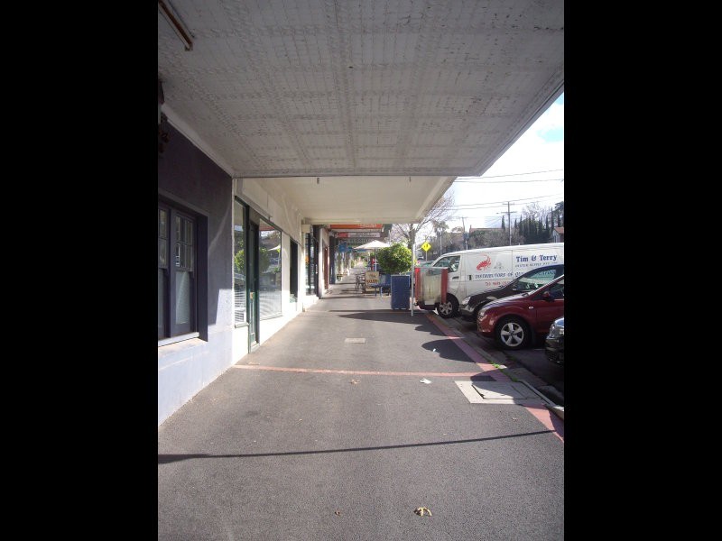 REAR/13 Woodland Street, Strathmore VIC 3041