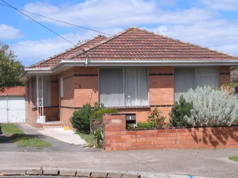 5 The Boulevard, Pascoe Vale South VIC 3044