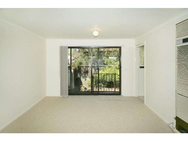2/10 Schofield Street, Essendon VIC 3040