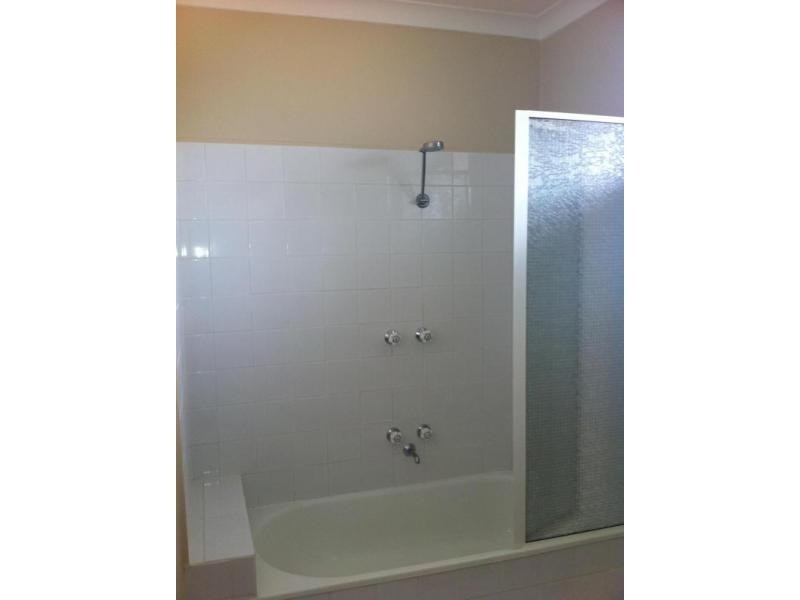 8/11 McCulloch Street, Essendon VIC 3040