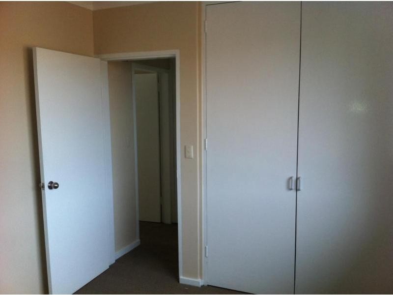 8/11 McCulloch Street, Essendon VIC 3040