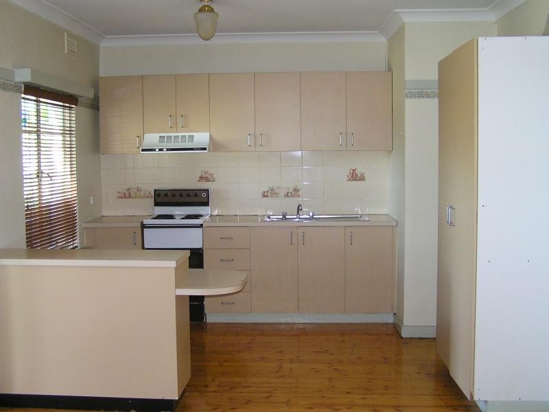 77 Hillsyde Parade, Strathmore VIC 3041