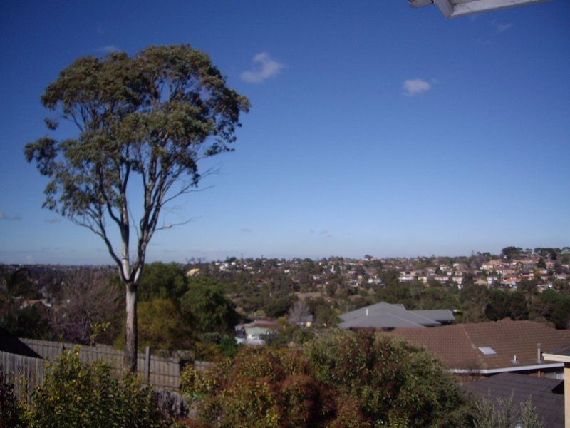 83 New Road, Oak Park VIC 3046
