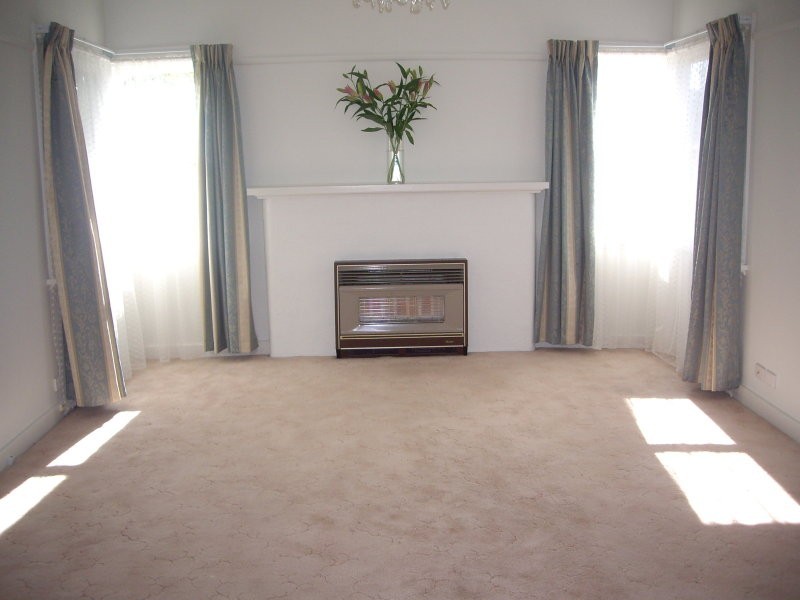 27 Kernan Street, Strathmore VIC 3041