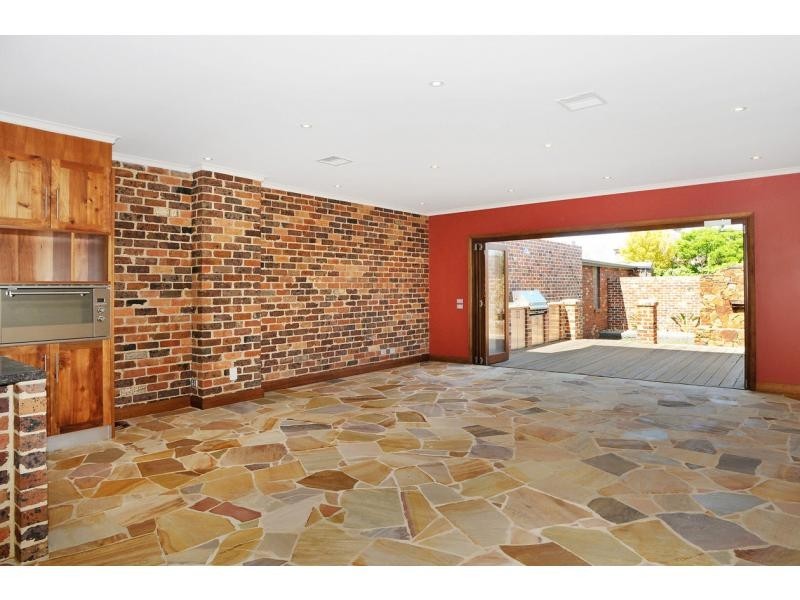 59A Roland Avenue, Strathmore VIC 3041