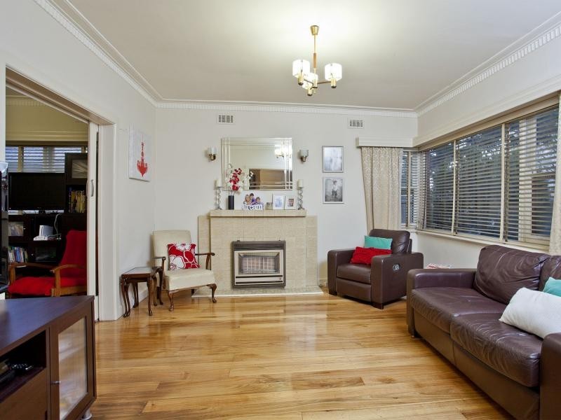 25 Kernan Street, Strathmore VIC 3041