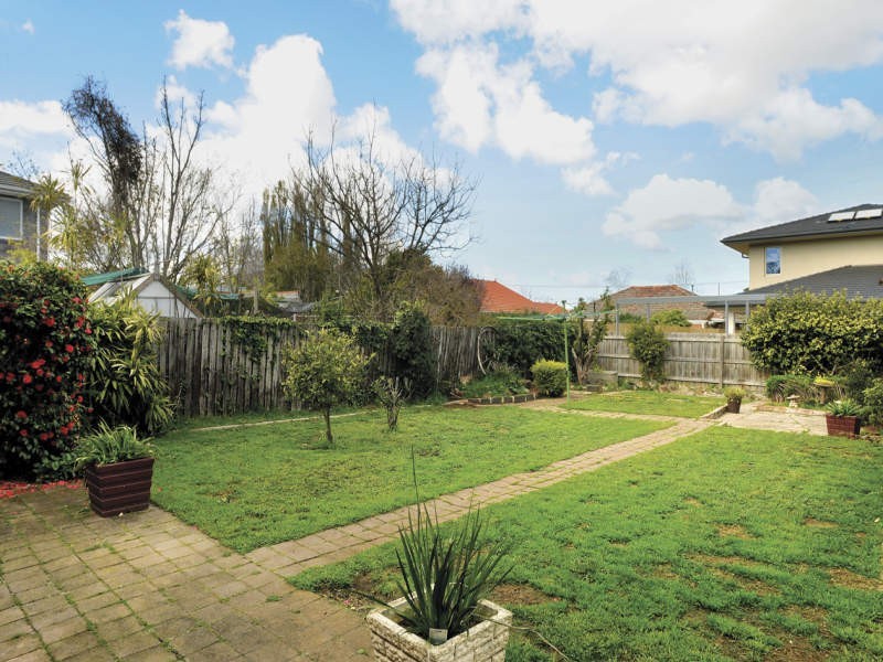 25 Kernan Street, Strathmore VIC 3041