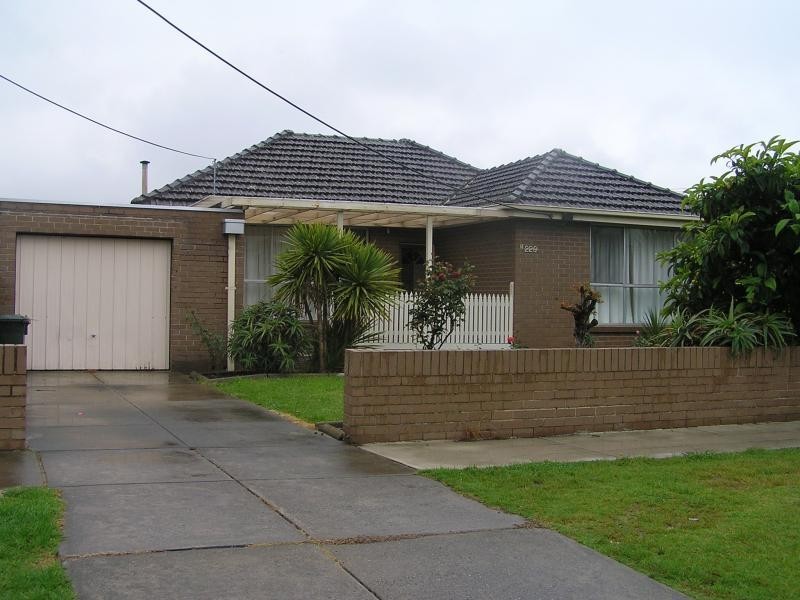 1/220 Boundary Road, Pascoe Vale VIC 3044