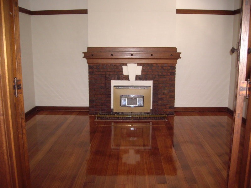 8 Columban Avenue, Strathmore VIC 3041