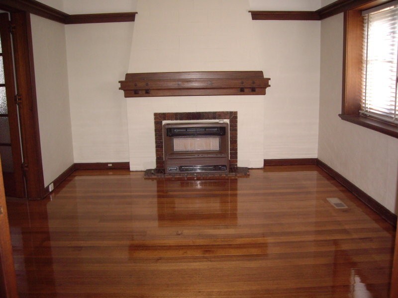 8 Columban Avenue, Strathmore VIC 3041