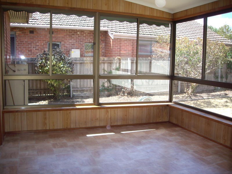 8 Columban Avenue, Strathmore VIC 3041