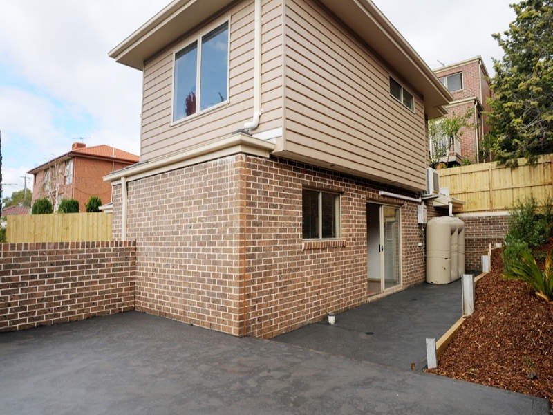 2/389 Pascoe Vale Road, Strathmore VIC 3041