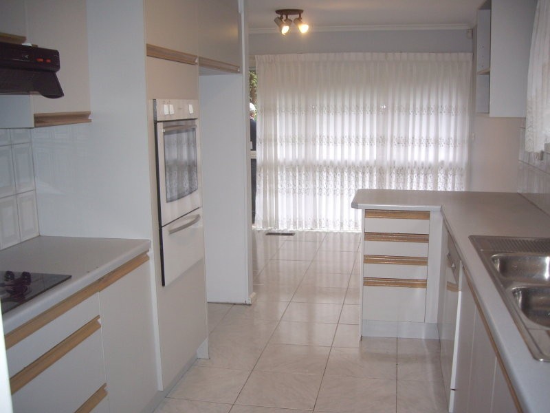 2 Brisbane Street, Strathmore VIC 3041