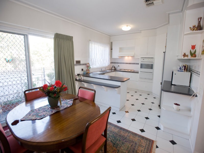 1/49 Roland Avenue, Strathmore VIC 3041