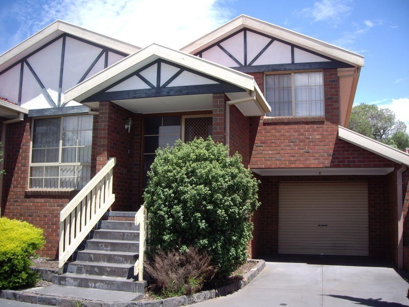 4/39 Coopershill Drive, Westmeadows VIC 3049