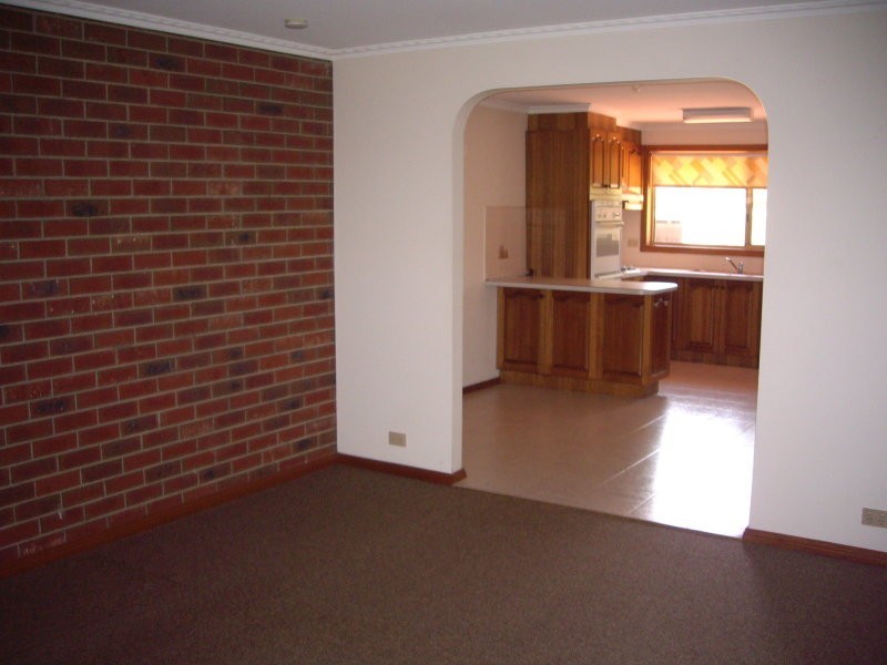 4/39 Coopershill Drive, Westmeadows VIC 3049
