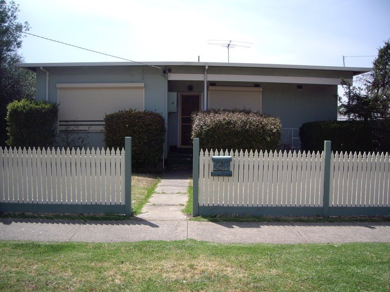 4 Railway Crescent, Broadmeadows VIC 3047